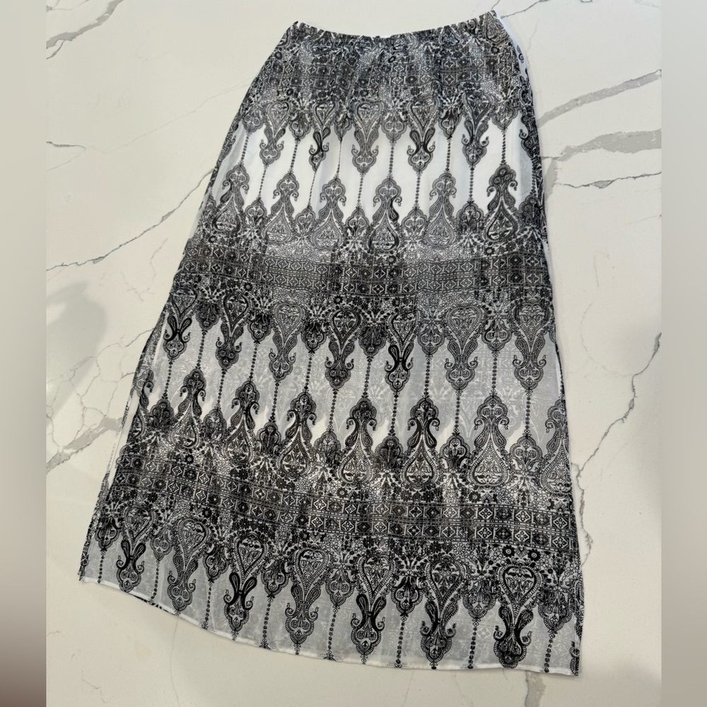 Girls black and white maxi skirt size 9/10
